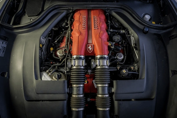 ferrari engine